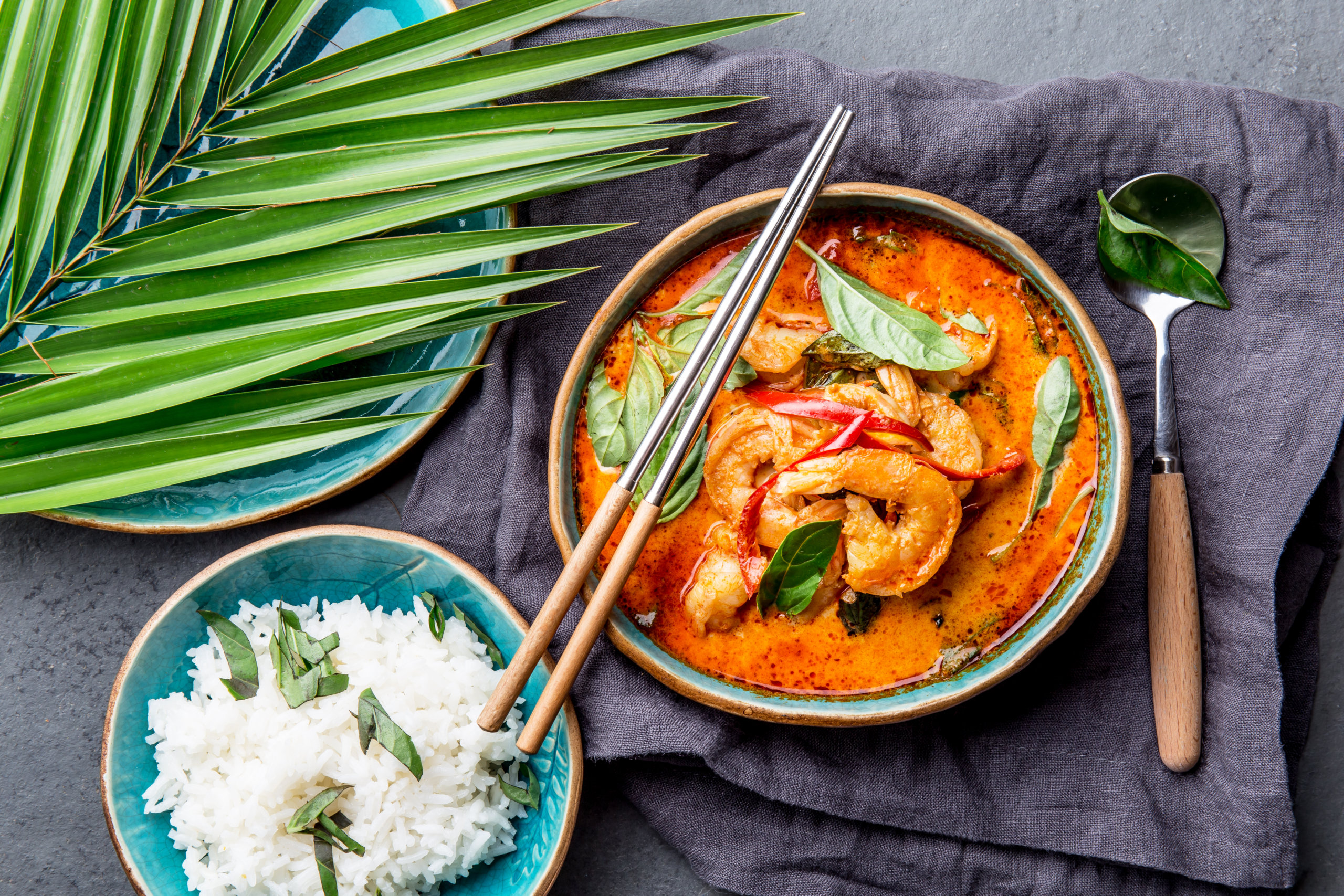 Thailändisches rotes Curry mit Garnelen und Jasminreis 1